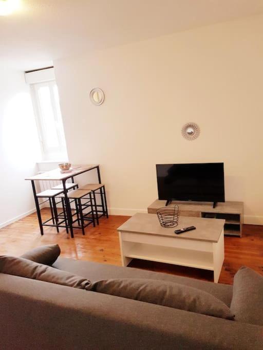 Appartamento Le Jeanne 4/6 Couchages, Wifi, Sanctuaire Lourdes Esterno foto